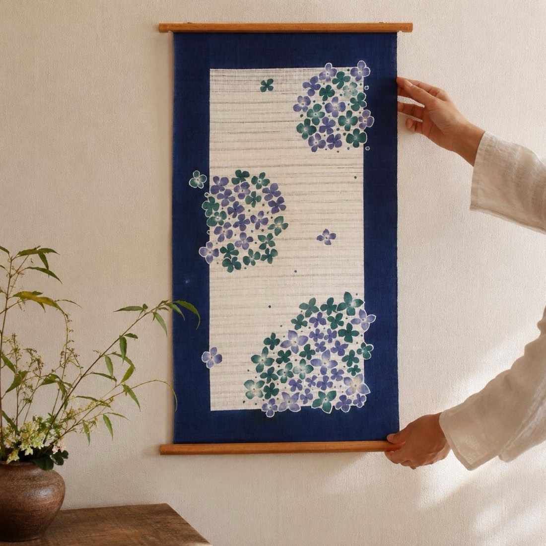 Hand Painted Hydrangea Linen Tapestry, Japanese Wall Art, 17.7 x 33.5 in — view 10