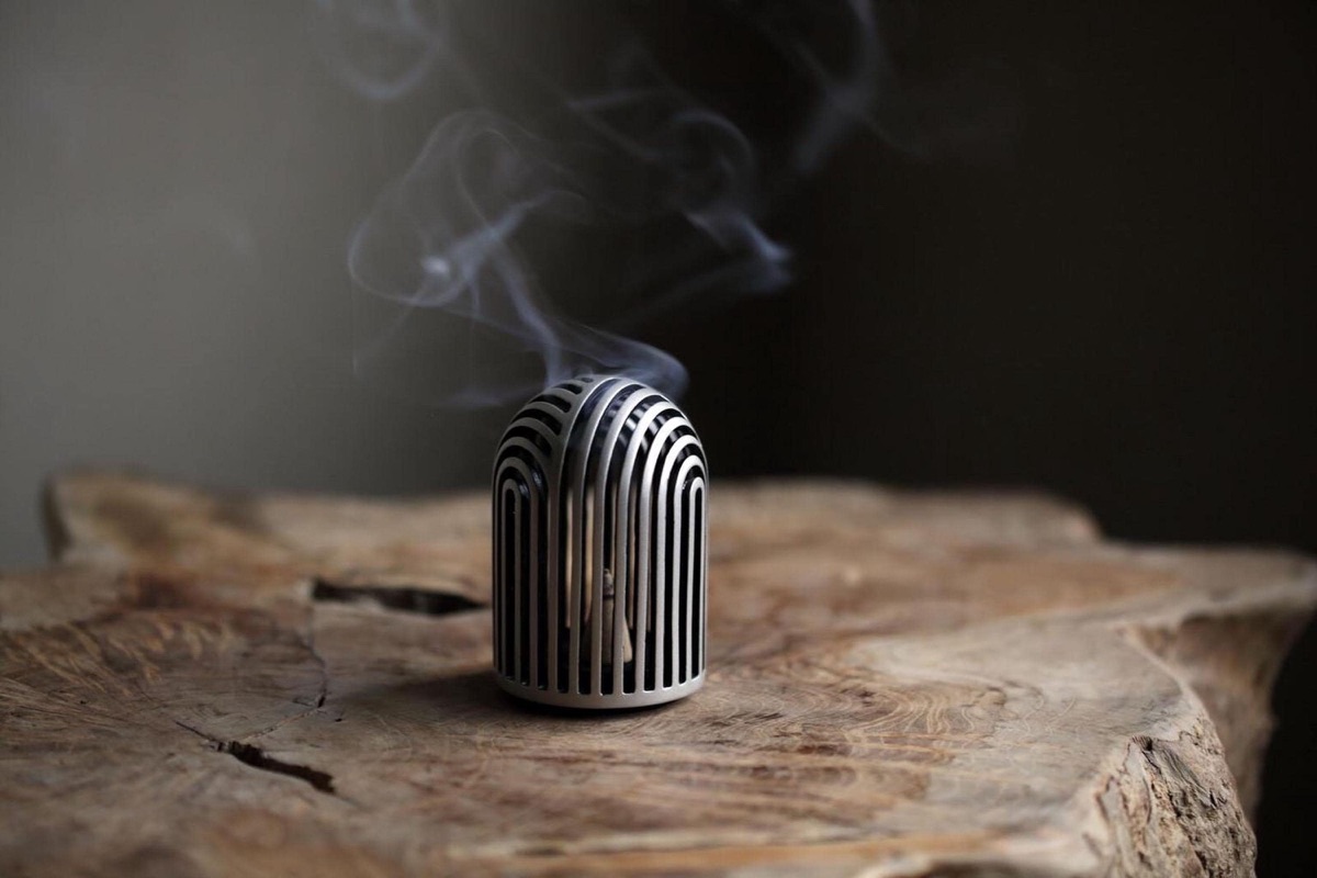 Japanese Bronze Incense Burner, Minimalist Cone Holder, Zen Decor — view 10