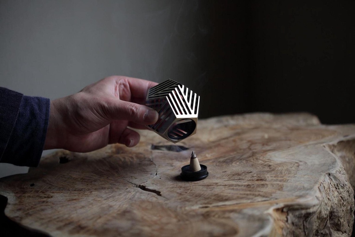 Japanese Bronze Incense Burner, Minimalist Cone Holder, Zen Decor — view 5