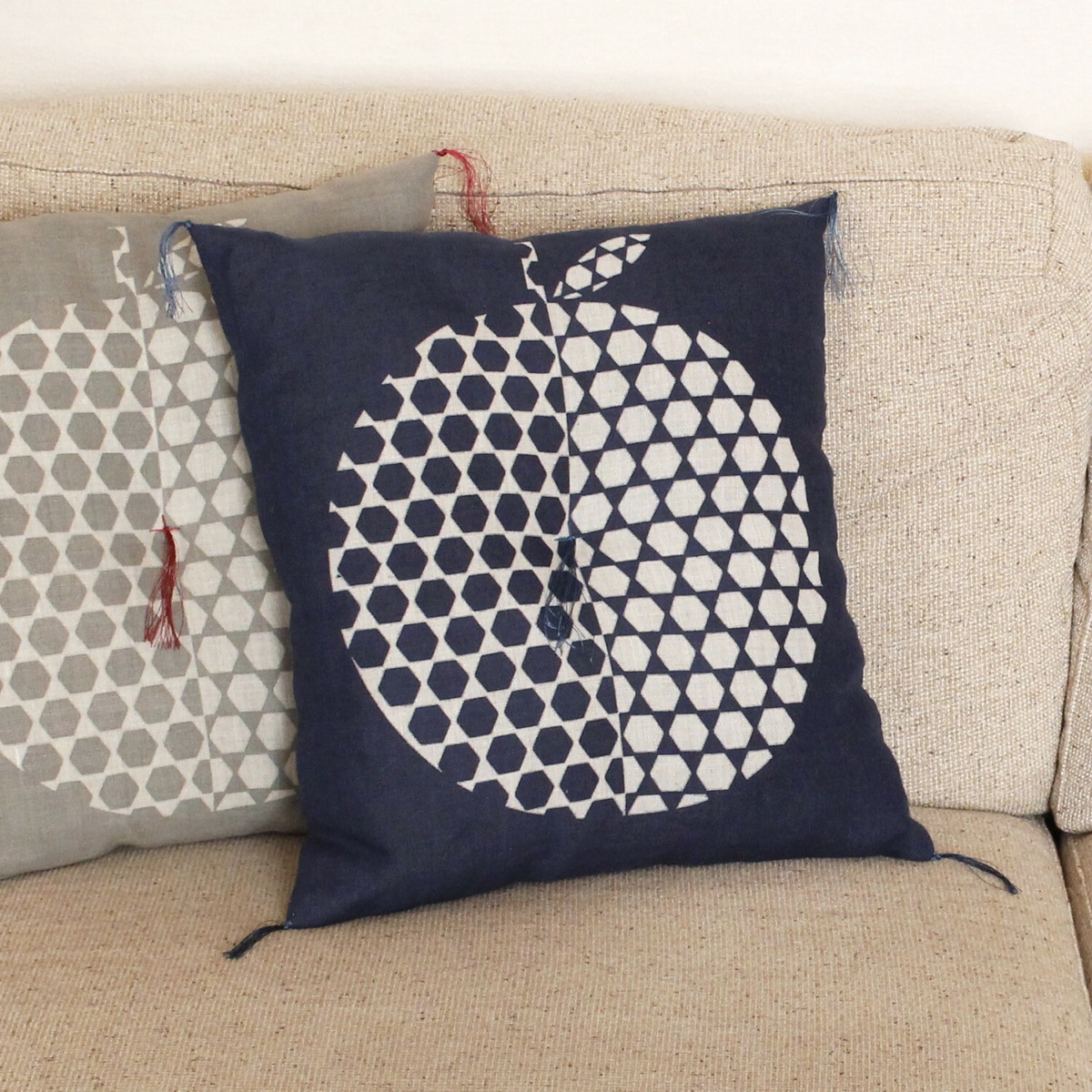 Japanese Linen Tea Cushion (Zabuton), Ihira Weave, Tortoiseshell Apple Motif, Indigo, 16.5 x 17.7 in, Made in Japan — view 9