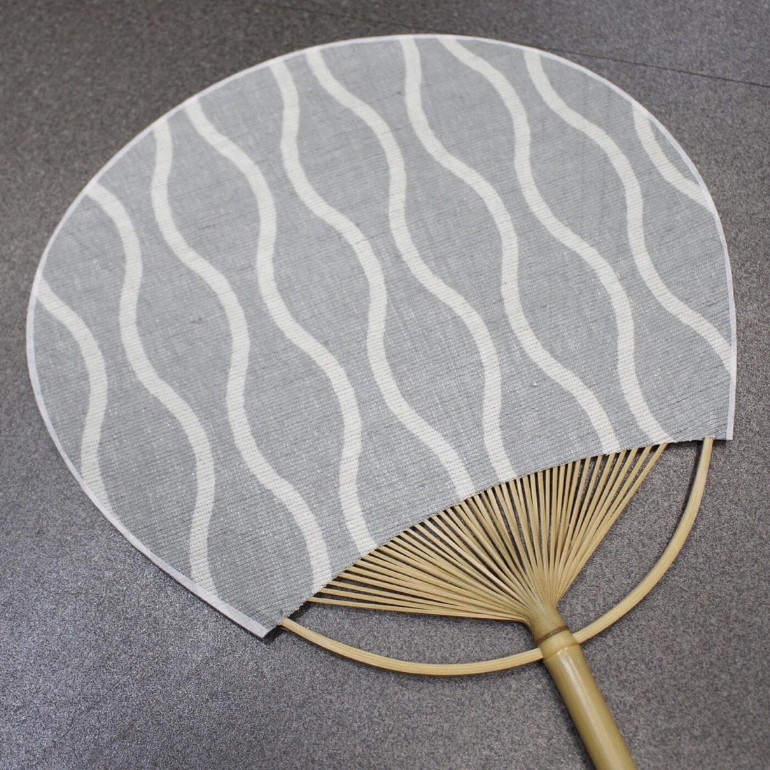 Japanese Uchiwa Hand Fan, Linen Tatewaku Wave Motif, Bamboo Frame, Made in Japan — view 9