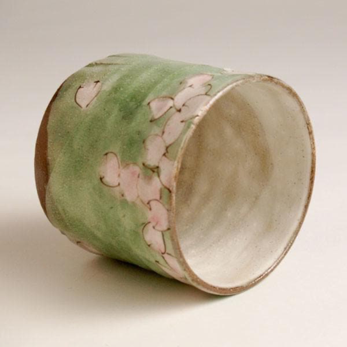 Japanese Tea Cup, Kutani Yunomi Sakura Cherry Blossom — No Handle, Hand-Painted, Gift-Boxed (385ml) — view 5